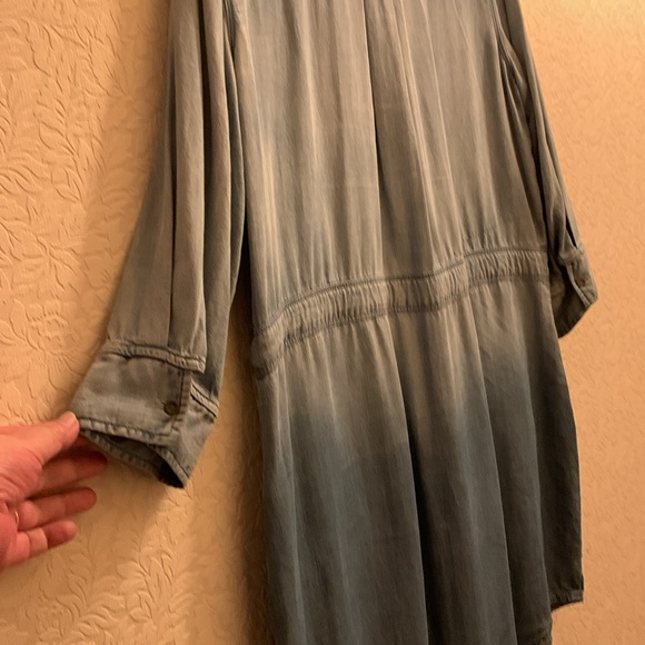 Light jean dress, gentle used, like silk, front pockets,round neck cut - Picture 4 of 4